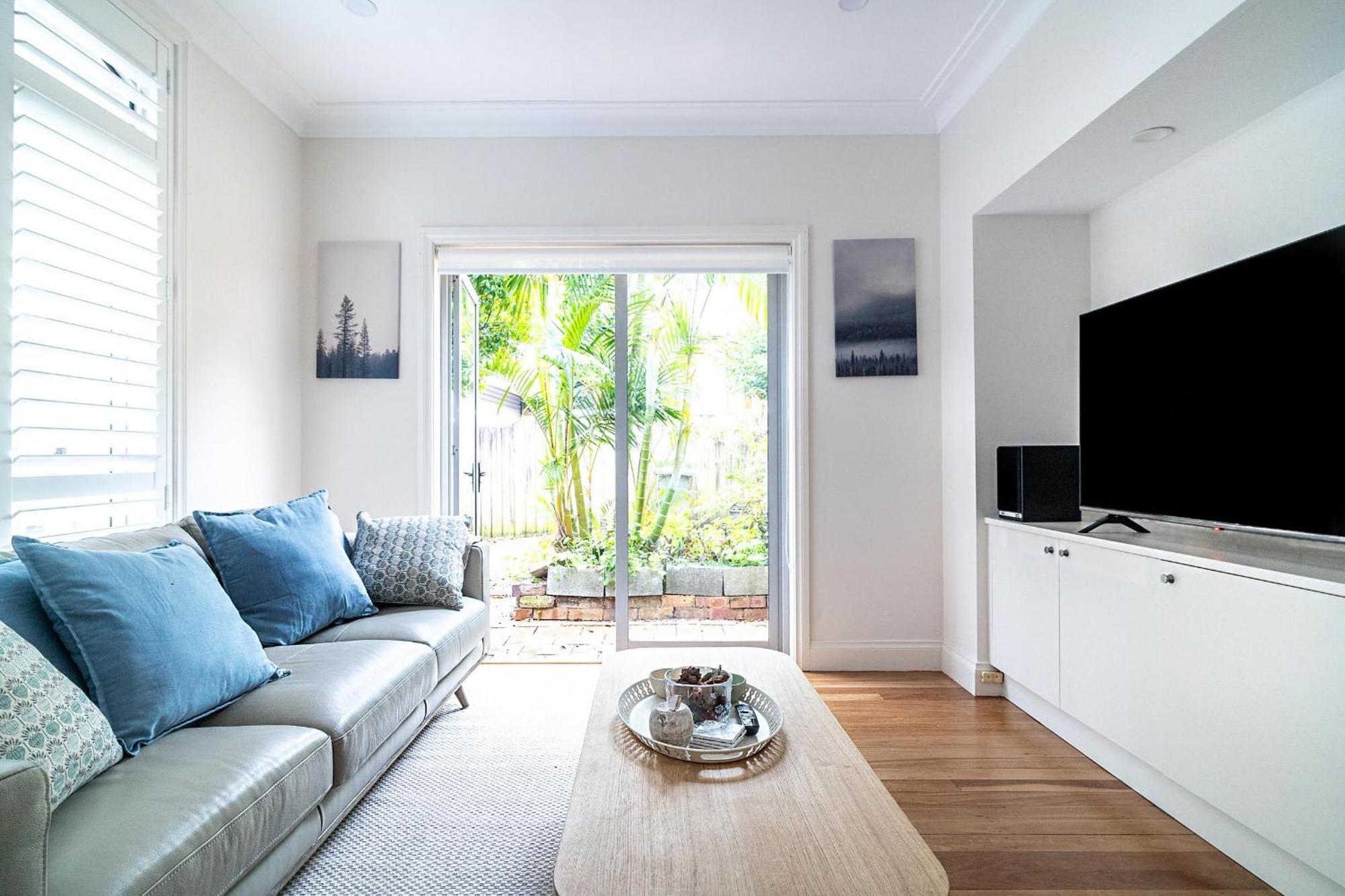 The Newtowner - In The Heart Of Newtown!