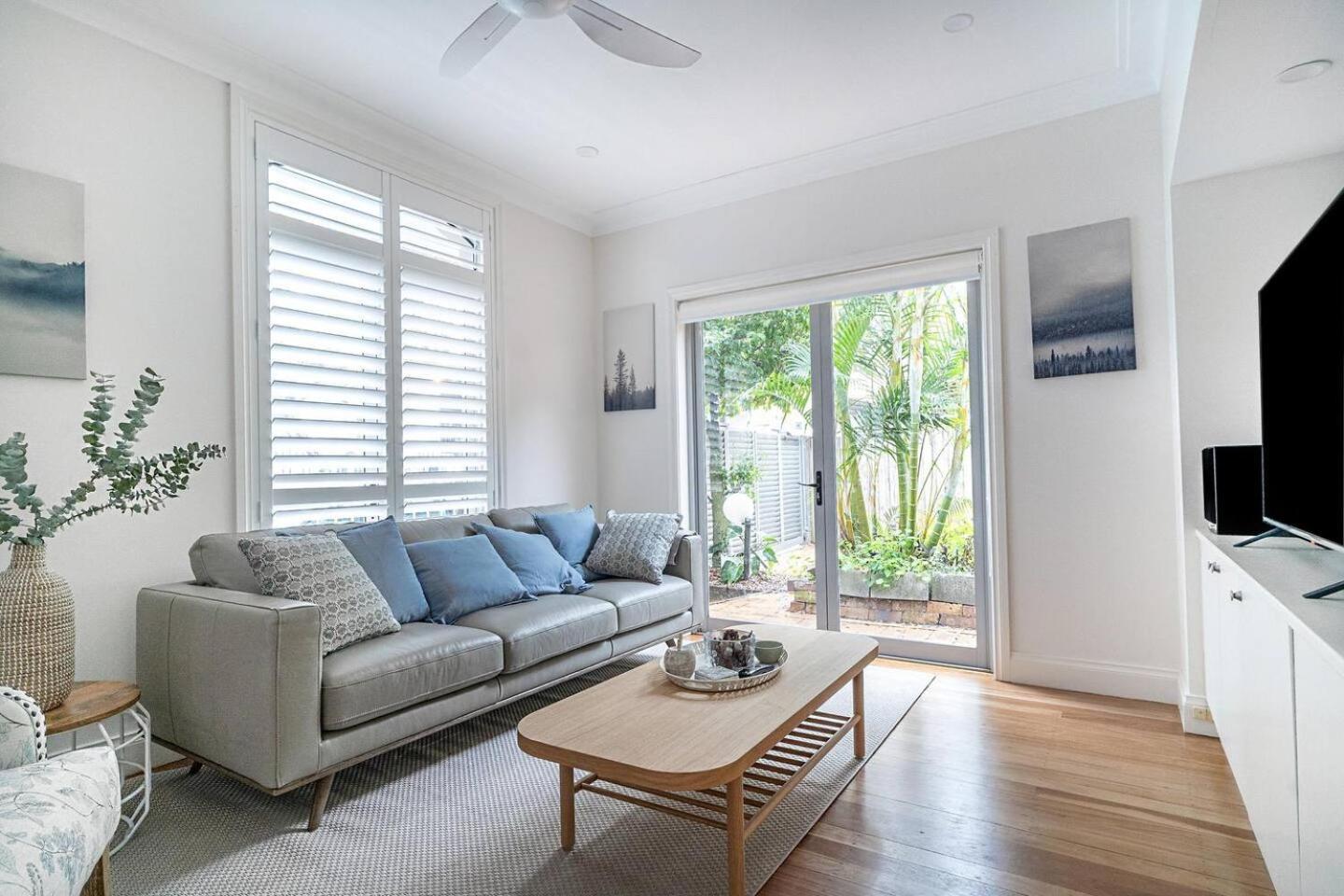 The Newtowner - In The Heart Of Newtown! * Sydney